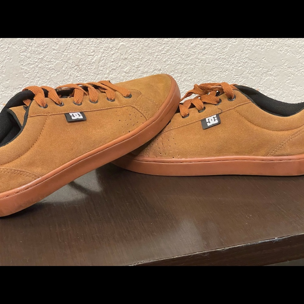 Mens size 8 dc